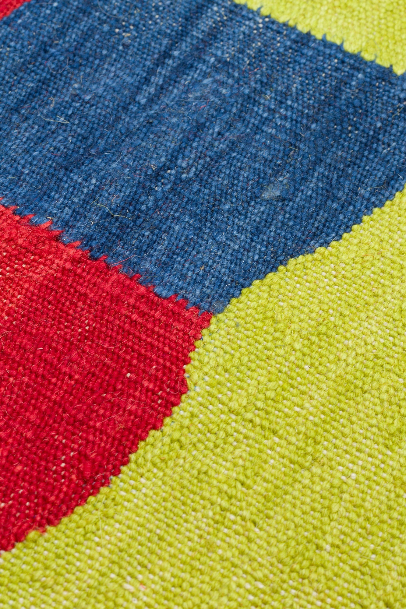 "ÖPÜŞEN KUŞLAR", Aslı Özbek, El dokuması kilim