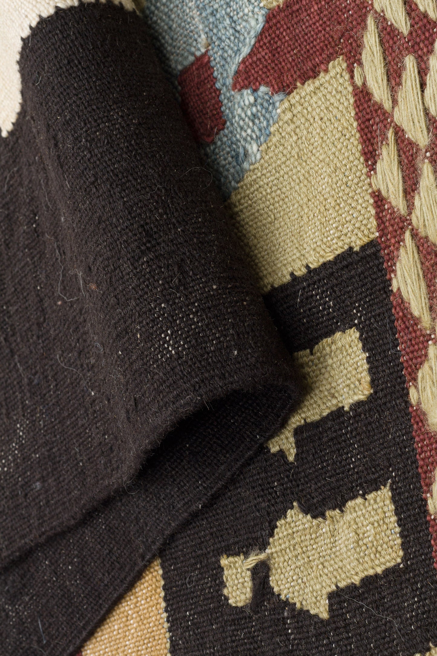 "ALİ DESİDERO", Zeynep Tuti Kara, El dokuması kilim