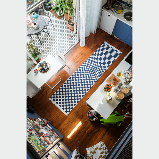 "AKIŞKAN KÜPLER", İdil Girard, Kilim