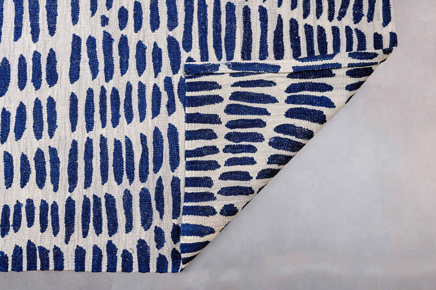 "365 GÜN", Zeynep Adil, El dokuması kilim