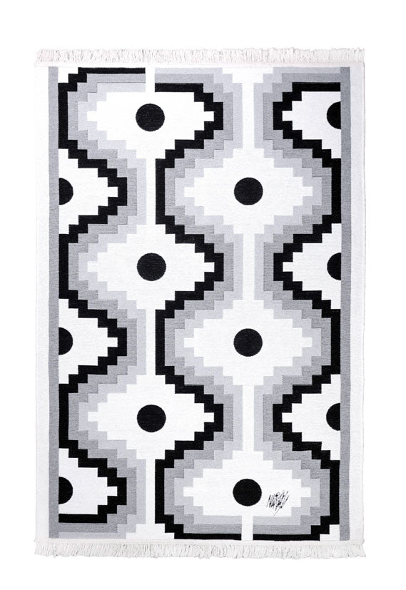 "KORİDOR", Nurgül Yeşilçay, Kilim