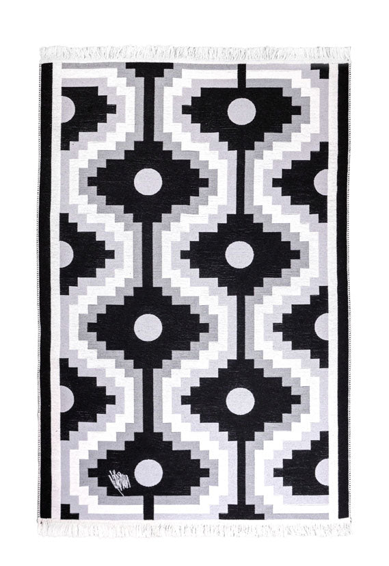 "KORİDOR", Nurgül Yeşilçay, Kilim